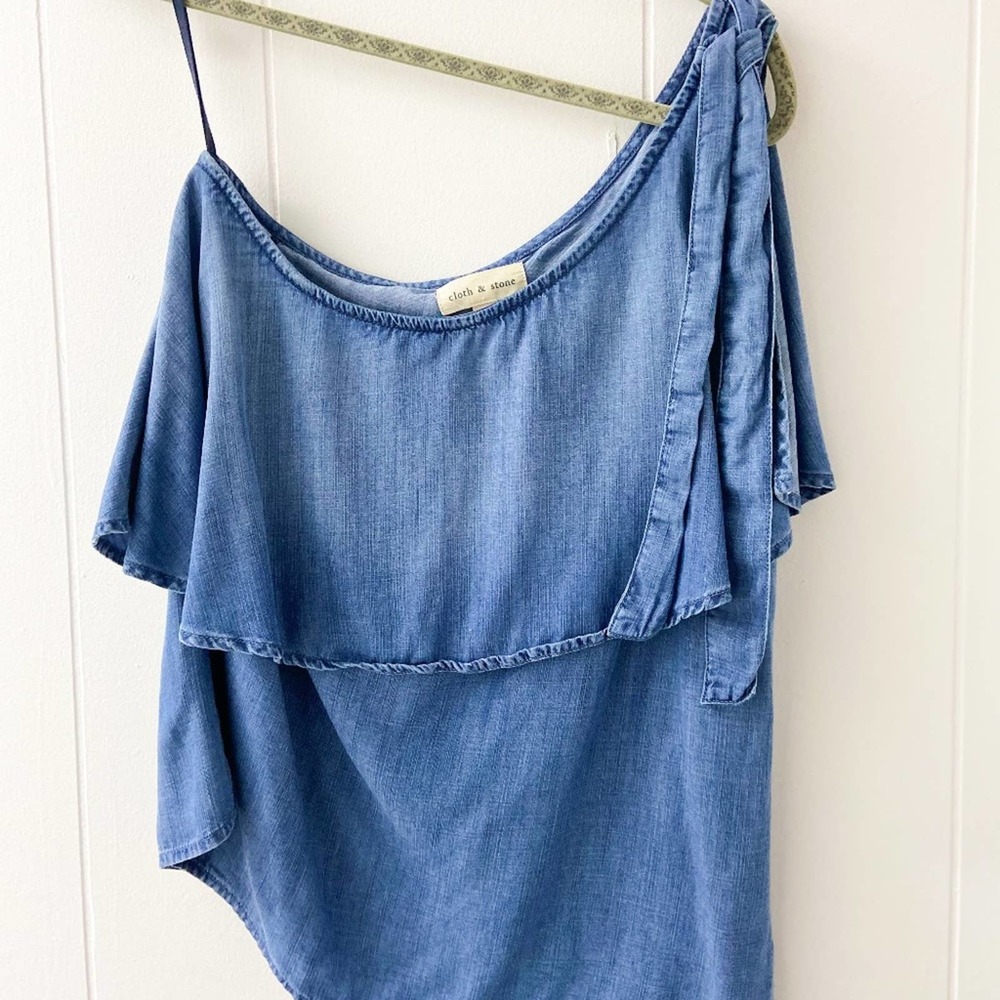 cloth & stone, denim top, cold shoulder top